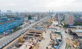 東部快線地鐵14號線明年通車，旭東圍擋廠家為城市安全建設(shè)美麗屏障！